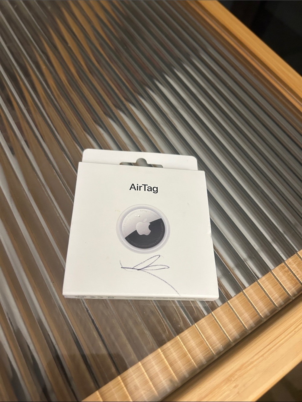 Apple White AirTag in Retail Box